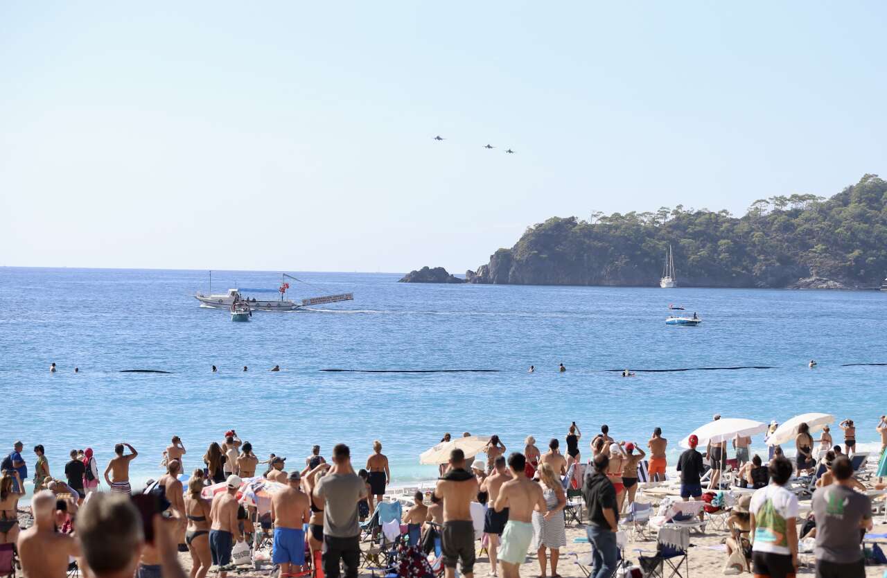 Fethiye Semalarında Nefes Kesen F-16 Gösterisi 1